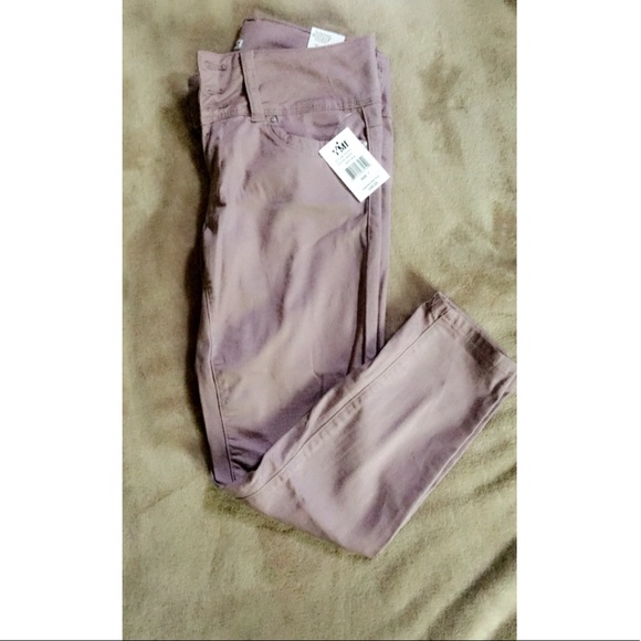 Fashion nova capri jeans 💕 - Picture 4 of 4